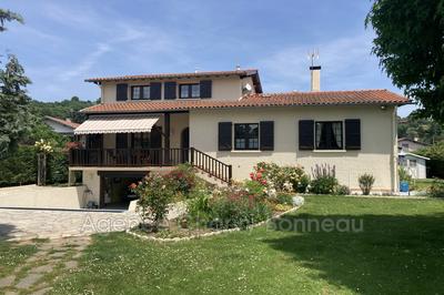Maison - 183 m² - 8 pièces