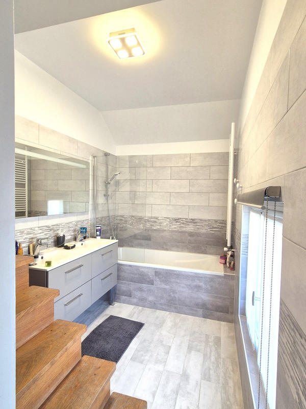 Maison - 166 m² - 8 pièces