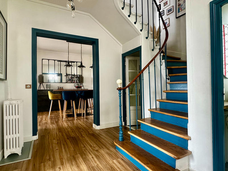 Maison - 200 m² - 9 pièces