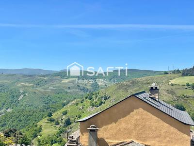 Maison - 215 m² - 11 pièces