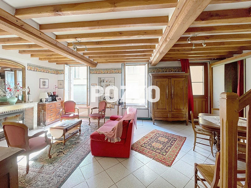 Maison - 298 m² - 12 pièces