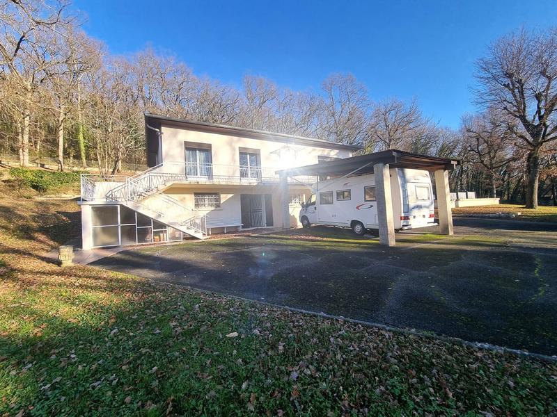 Maison traditionnelle - 137 m² - 5 pièces