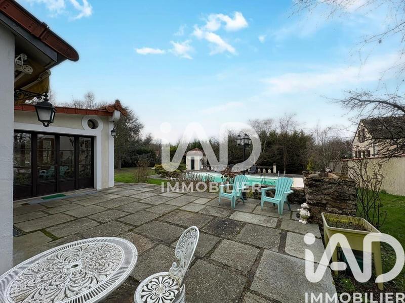 Maison - 239 m² - 7 pièces