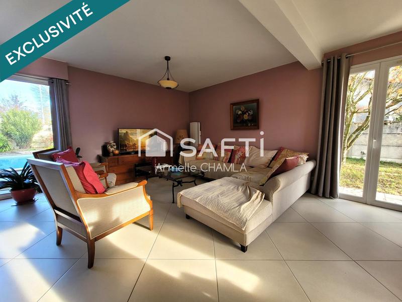 Maison - 212 m² - 8 pièces