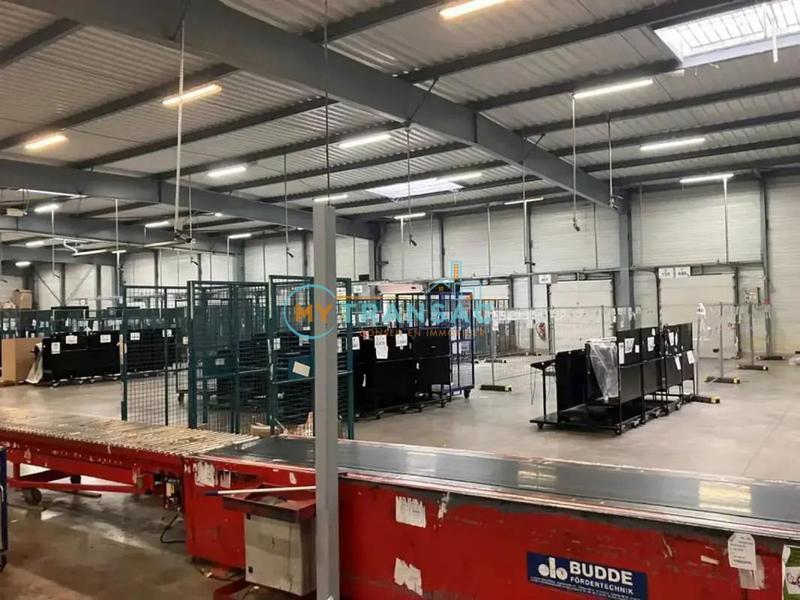 Local d'activité / Entrepôt - 2 800 m²