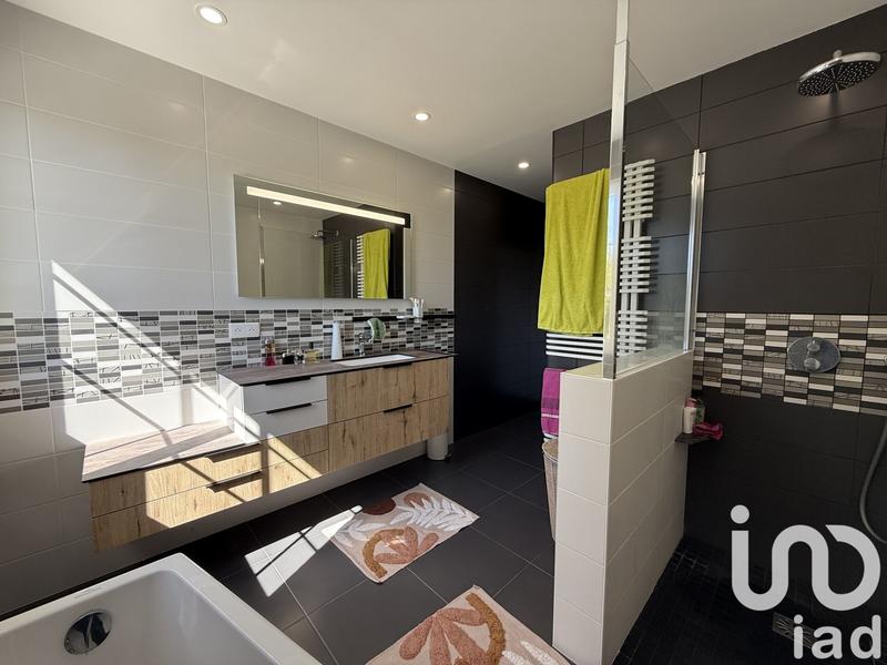 Maison - 149 m² - 7 pièces