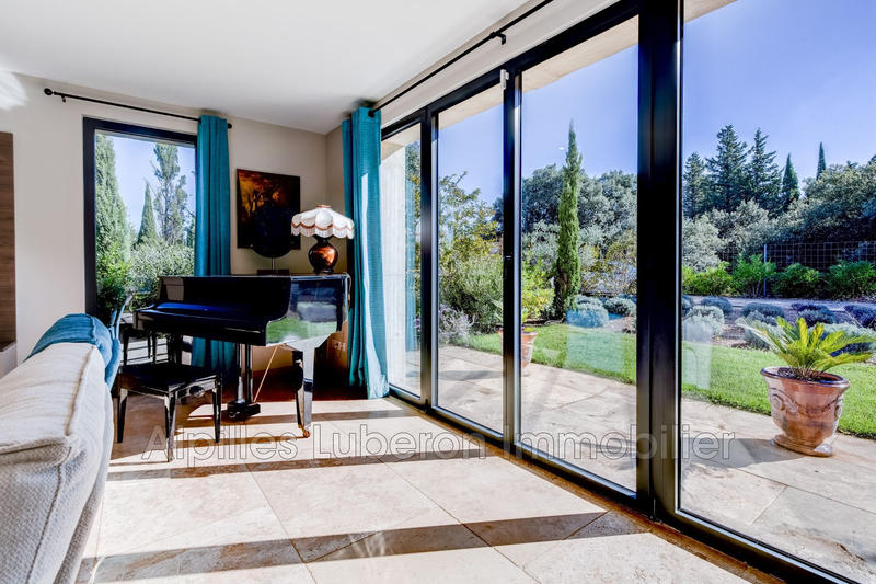 Propriété - 250 m² - 7 pièces