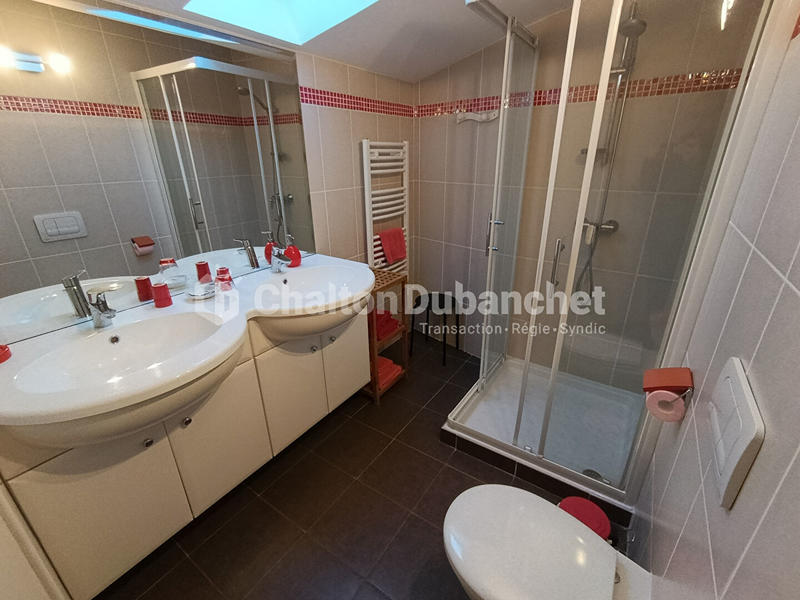 Propriété - 270 m²