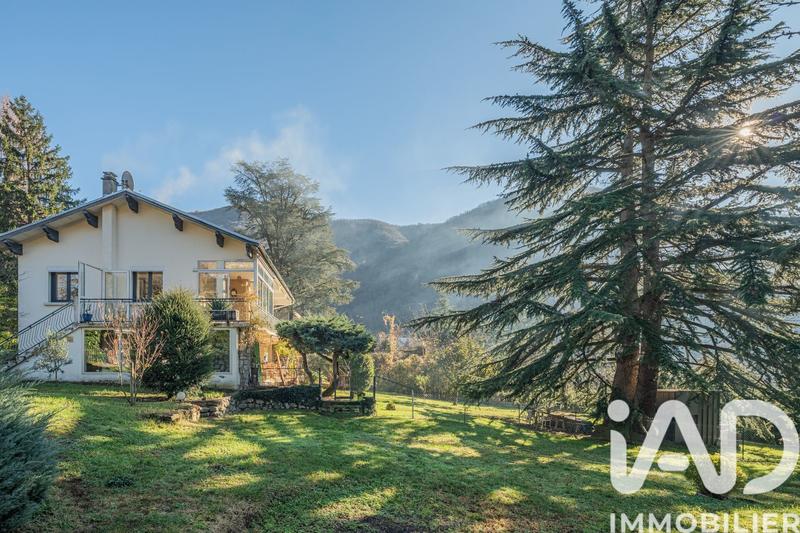 Maison - 196 m² - 6 pièces