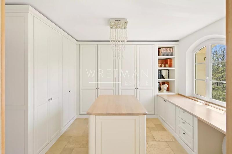 Villa - 260 m² - 10 pièces