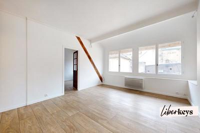 Loft - 83 m² - 4 pièces