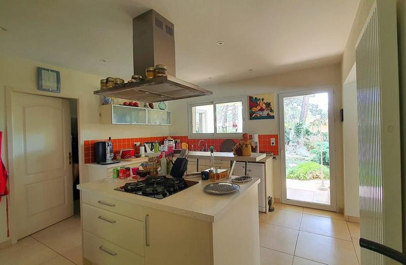 Demeure - 320 m² - 8 pièces