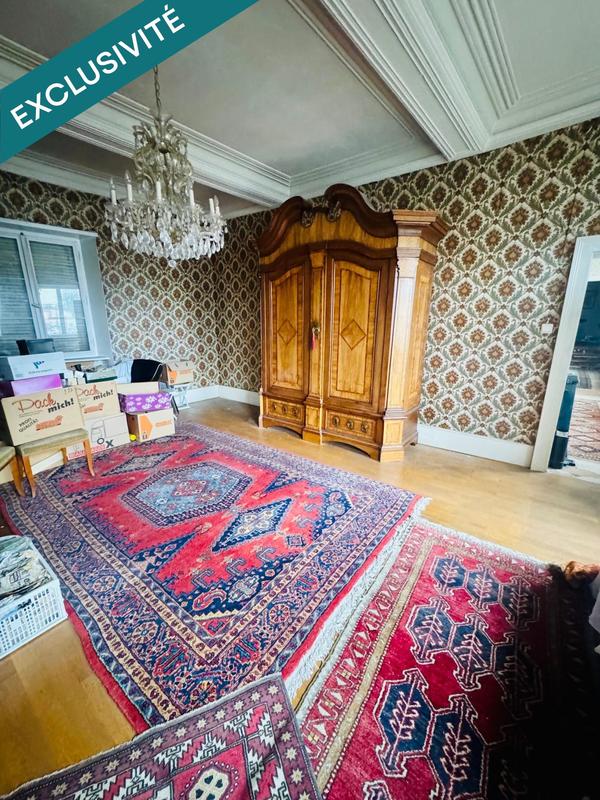 Maison - 210 m² - 11 pièces