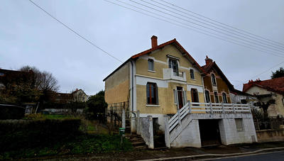 Maison - 92 m² - 5 pièces