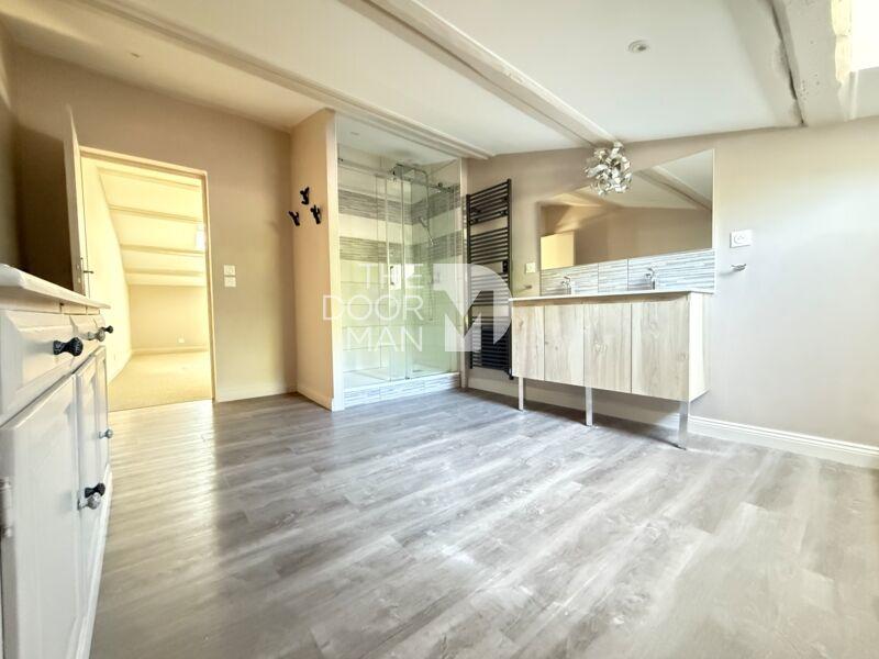 Appartement - 196 m² - 7 pièces