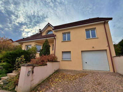 Maison - 152 m² - 6 pièces