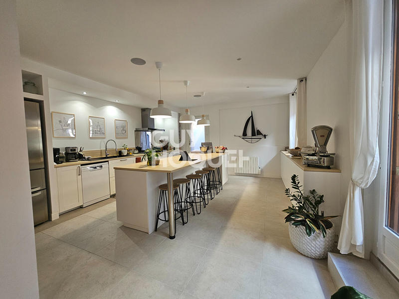 Maison - 224 m² - 6 pièces