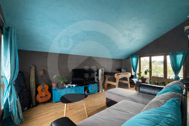 Maison - 275 m² - 8 pièces