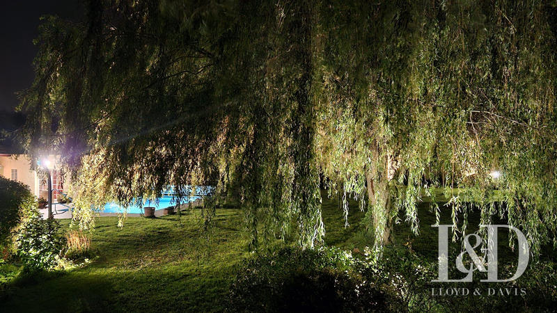 Maison - 269 m² - 12 pièces