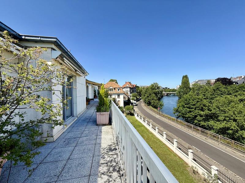 Appartement - 209 m² - 7 pièces