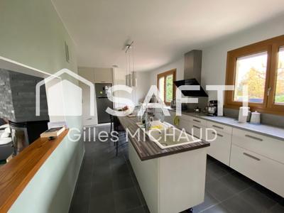 Maison - 170 m² - 7 pièces