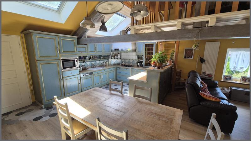 Maison - 243 m² - 9 pièces