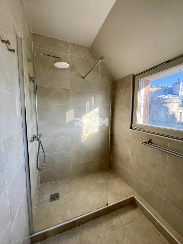 Appartement - 94 m² - 3 pièces