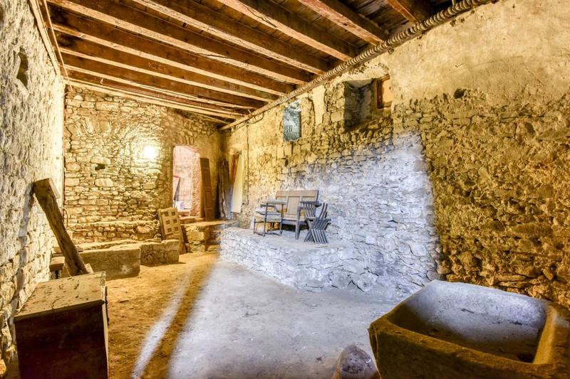 Demeure - 335 m² - 10 pièces