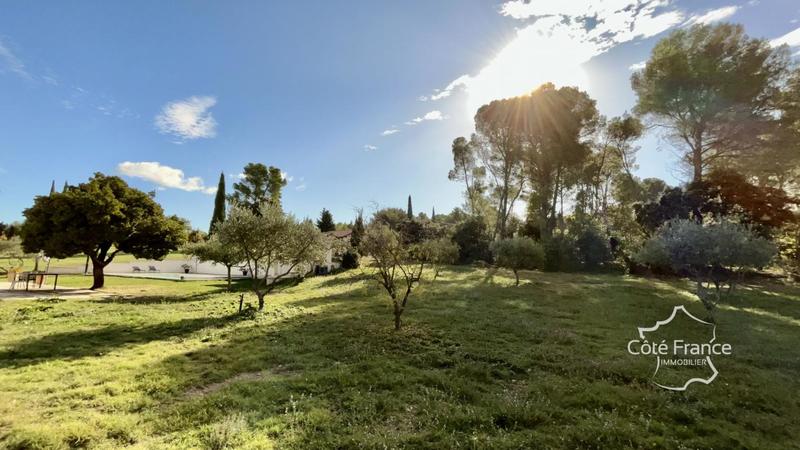 Propriété - 145 m² - 5 pièces