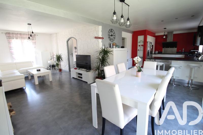 Maison - 111 m² - 6 pièces