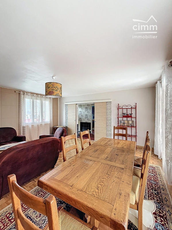 Maison - 177 m² - 6 pièces