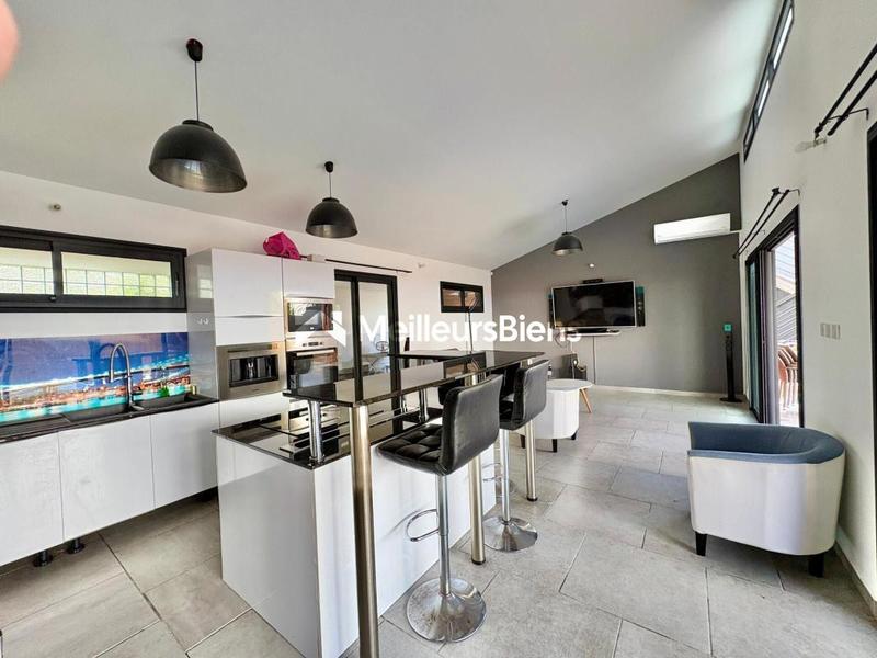 Maison - 110 m² - 4 pièces