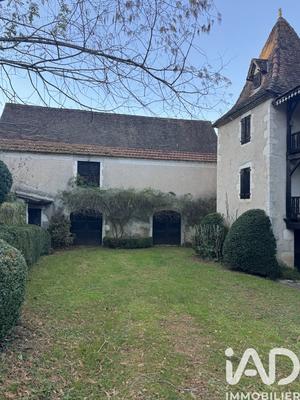 Maison - 210 m² - 10 pièces