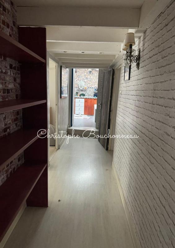 Maison - 202 m² - 6 pièces