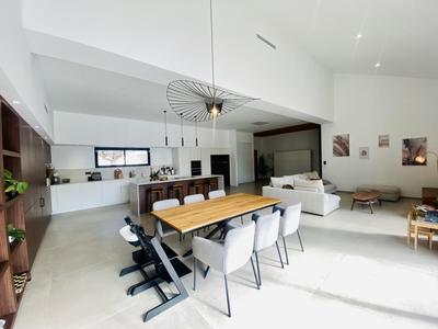 Villa - 350 m² - 9 pièces