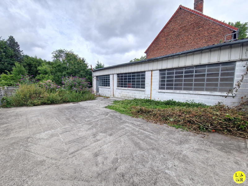 Parking / Garage - 90 m²