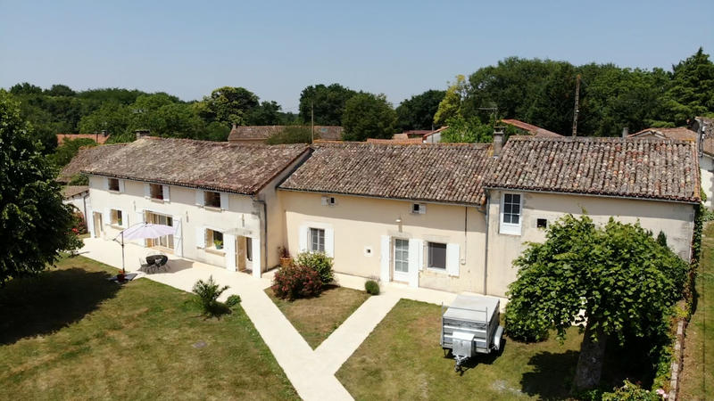 Maison - 227 m² - 5 pièces