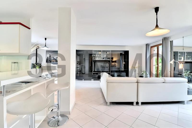 Maison traditionnelle - 147 m² - 7 pièces