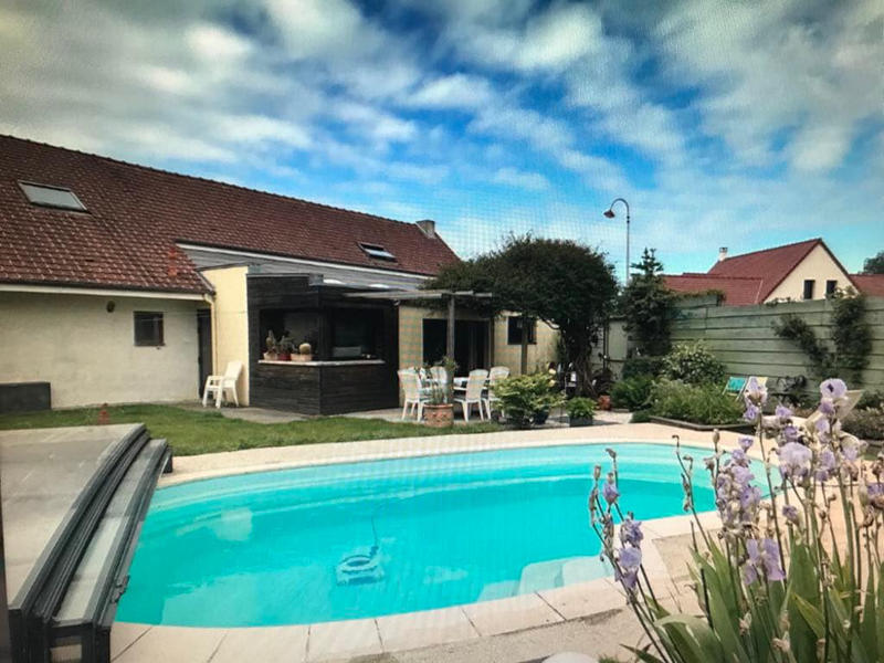 Maison - 245 m² - 10 pièces