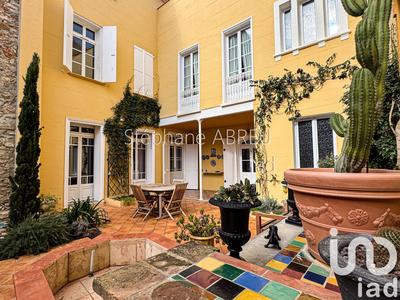 Maison - 297 m² - 9 pièces