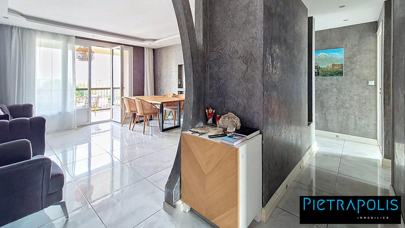 Appartement - 75 m² - 3 pièces