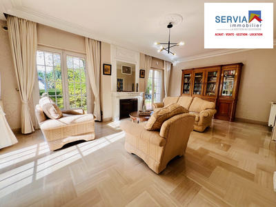 Maison - 316 m² - 12 pièces