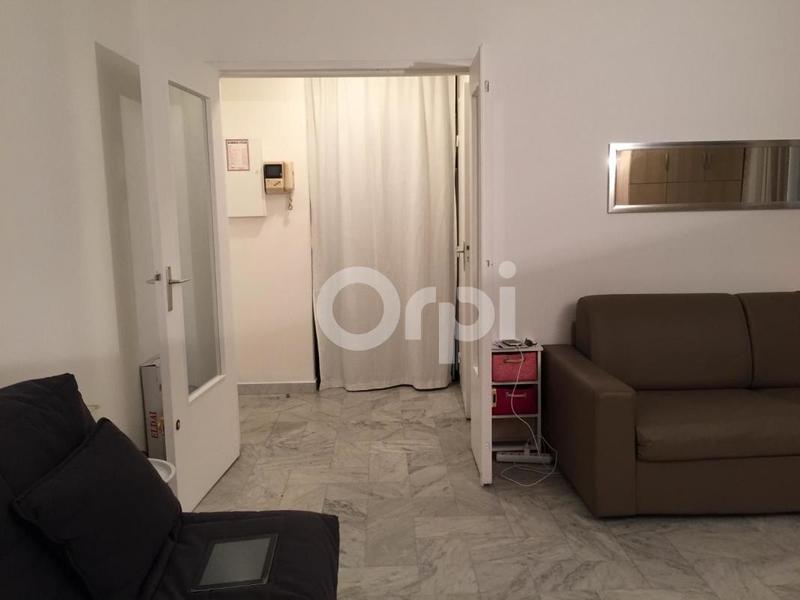 Studio - 30 m² - 1 pièce