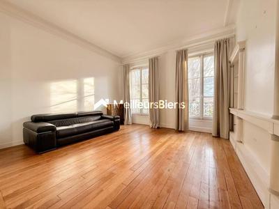 Appartement bourgeois - 96 m² - 4 pièces