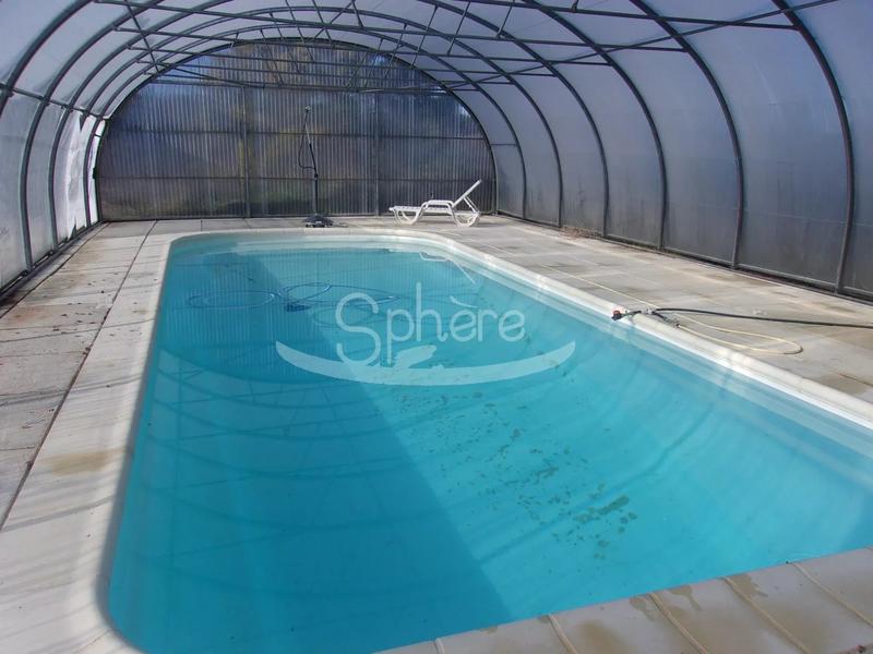 Propriété - 295 m² - 10 pièces