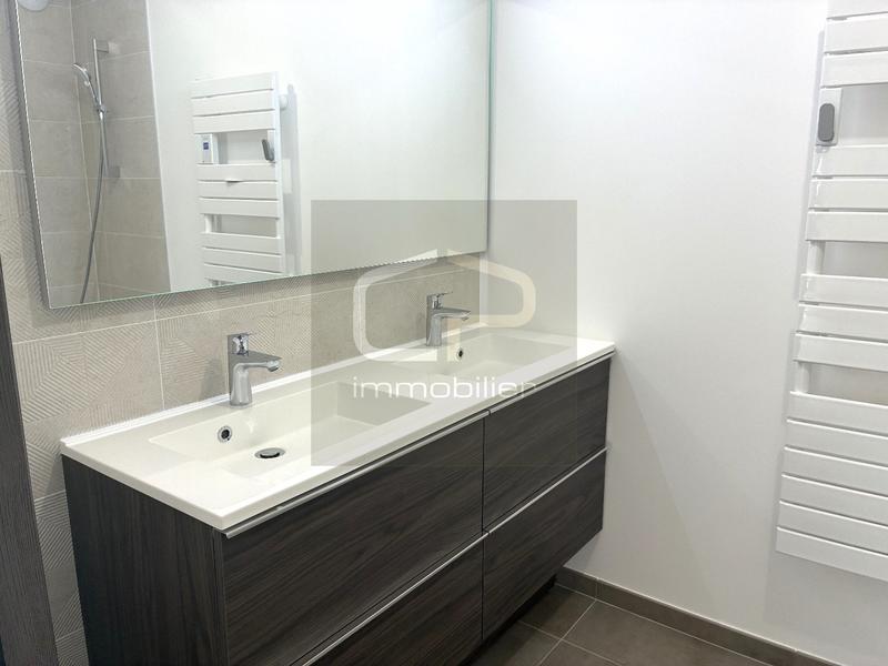 Appartement - 93 m² - 4 pièces