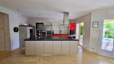 Maison - 221 m² - 9 pièces