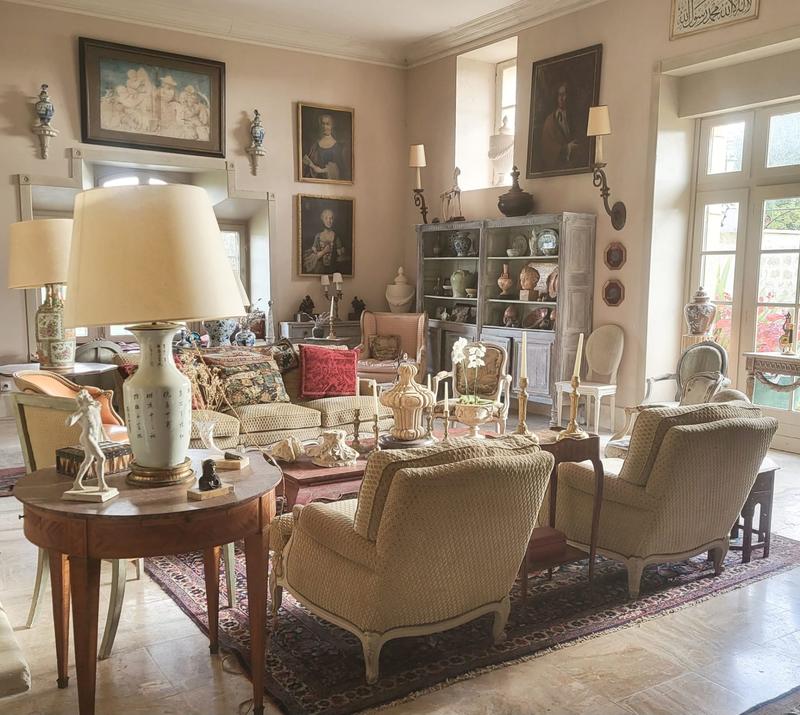 Maison de maîtres - 590 m² - 9 pièces