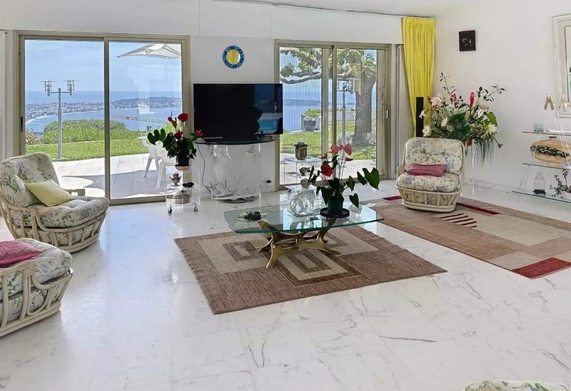 Maison - 490 m² - 10 pièces