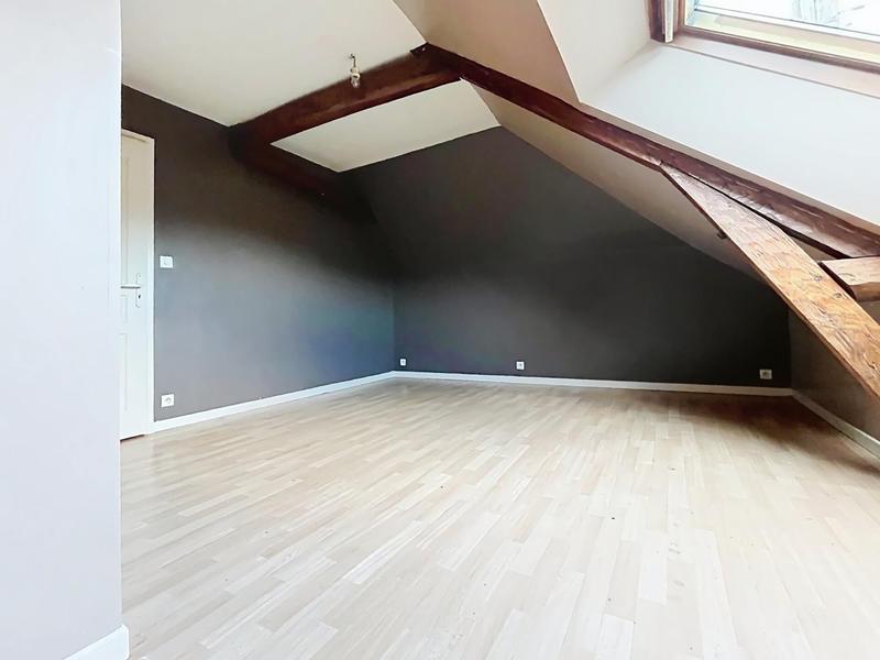 Maison - 204 m² - 10 pièces